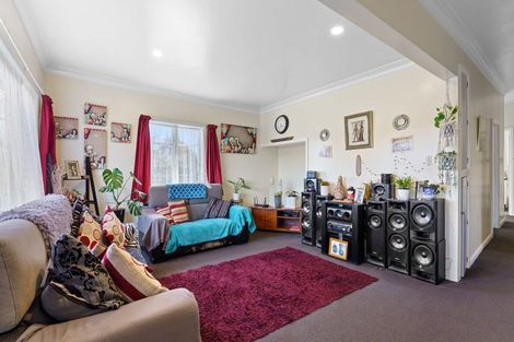 Photo of property in 38 Kirk Street, Otaki, 5512