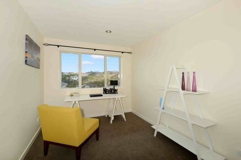 Photo of property in 39 Harrowglen Drive, Northcross, Auckland, 0632