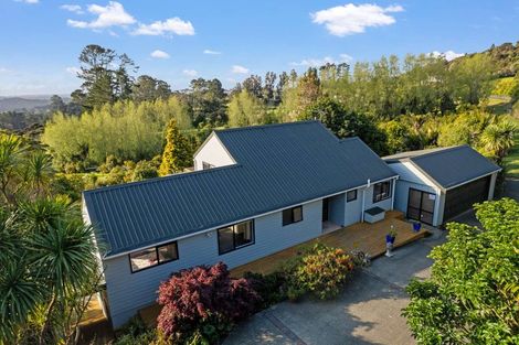 Photo of property in 11 North Way, Titirangi, Auckland, 0604
