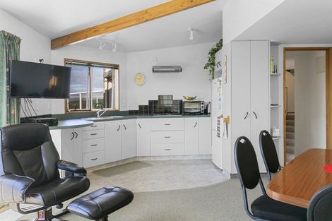 Photo of property in 15 Cherry Lane, Acacia Bay, Taupo, 3330