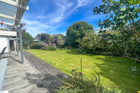 Photo of property in 1 Hughan Place, Carterton, 5713