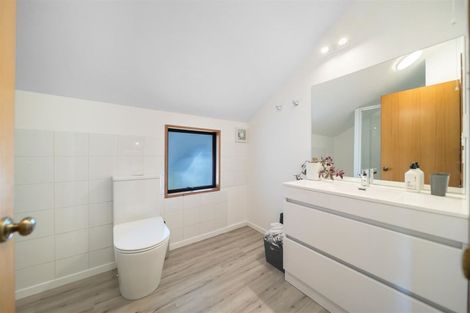 Photo of property in 1/4 Sainsbury Road, Fernhill, Queenstown, 9300