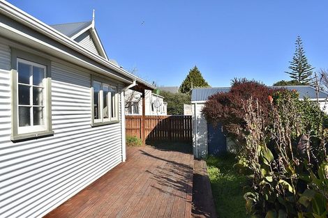 Photo of property in 22 Seddon Street, Levin, 5510