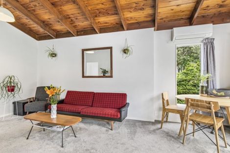 Photo of property in 11b Thurleigh Grove, Karori, Wellington, 6012