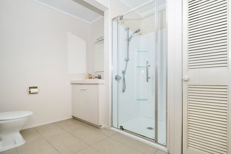 Photo of property in 20 Finlow Drive, Te Atatu South, Auckland, 0610