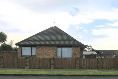 Photo of property in 33 Burswood Drive, Burswood, Auckland, 2013