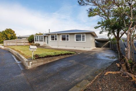 Photo of property in 4 Ellesmere Crescent, Highbury, Palmerston North, 4412