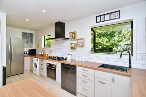 Photo of property in 15 Emlyn Place, Avondale, Christchurch, 8061