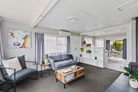 Photo of property in 69 Domett Street, Waitara, 4320