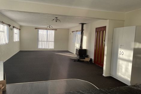 Photo of property in 142 Mark Avenue, Grenada Village, Wellington, 6037