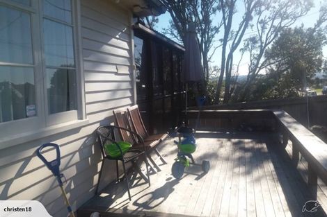 Photo of property in 79 Awaroa Road, Sunnyvale, Auckland, 0612