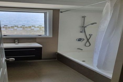 Photo of property in 27 Pahi Place, West Harbour, Auckland, 0618