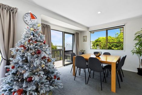 Photo of property in 53 Sunset Road, Totara Vale, Auckland, 0632