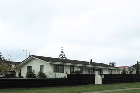 Photo of property in 50a Bluegum Road, Paraparaumu Beach, Paraparaumu, 5032