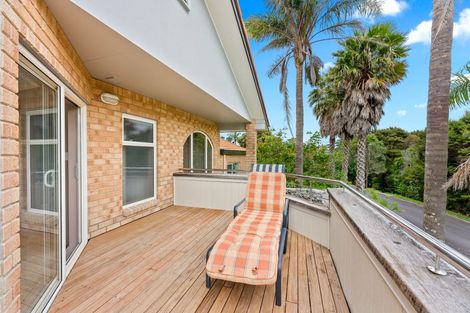 Photo of property in 12 Stonedge Lane, Rosedale, Auckland, 0632