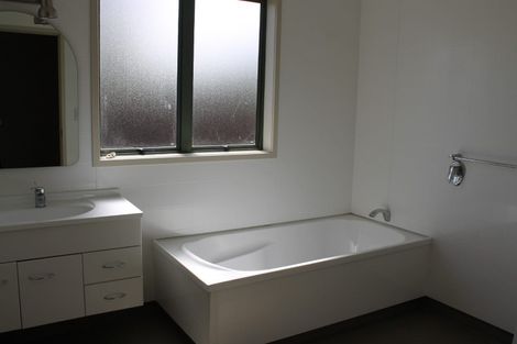 Photo of property in 4 Queen Street, Winton, 9720