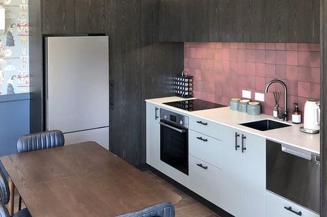 Photo of property in 8a Hawkhurst Road, Lyttelton, 8082