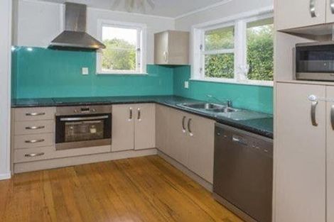 Photo of property in 68 Edgewater Drive, Pakuranga, Auckland, 2010