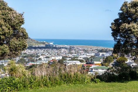 Photo of property in 22 Tamahine Street, Maupuia, Wellington, 6022