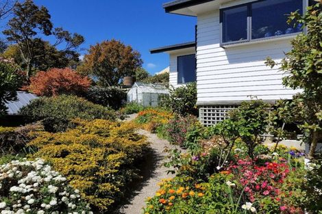 Photo of property in 17 Te Papau Crescent, Diamond Harbour, 8972