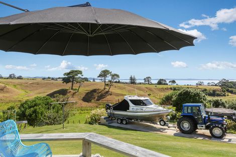 Photo of property in 481b Grahams Beach Road, Manukau Heads, Waiuku, 2684