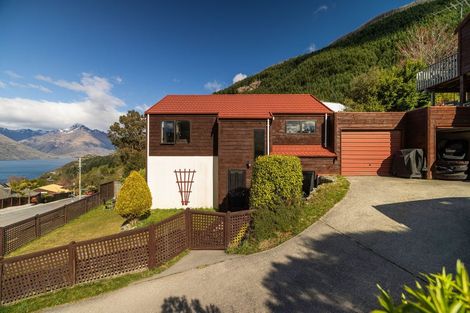 Photo of property in 5 Arawata Terrace, Fernhill, Queenstown, 9300