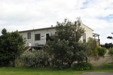 Photo of property in 47 Manga-pirau Street, Waikawa Beach, Manakau, 5573