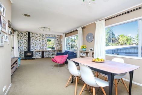 Photo of property in 19 Magdalen Place, West Harbour, Auckland, 0618