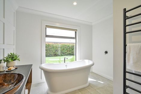 Photo of property in 127 Arataki Road, Havelock North, 4130