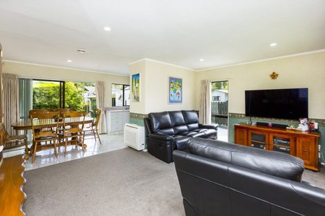 Photo of property in 42 Delaware Grove, Totara Park, Upper Hutt, 5018