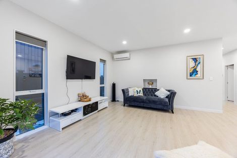 Photo of property in 11 Keel Street, Long Bay, Auckland, 0630
