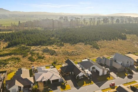 Photo of property in 33 Te Hurunui Drive, Pegasus, 7612