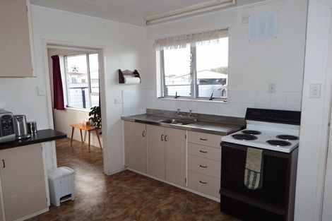 Photo of property in 25 Barton Street, Marton, 4710