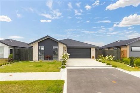 Photo of property in 16 Northmoor Boulevard, Rolleston, 7615