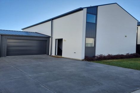 Photo of property in 15 Wheatsheaf Lane, Heathcote Valley, Christchurch, 8022