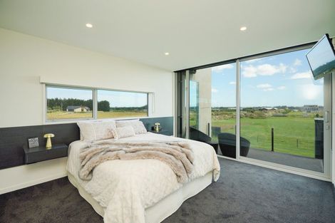 Photo of property in 89 Sunrise Drive, Seaward Bush, Invercargill, 9812