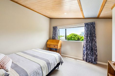 Photo of property in 13 Marram Way, Peka Peka, Waikanae, 5391