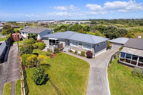 Photo of property in 11 Hulke Crescent, Bell Block, New Plymouth, 4312