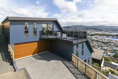 Photo of property in 83d Seatoun Heights Road, Seatoun, Wellington, 6022