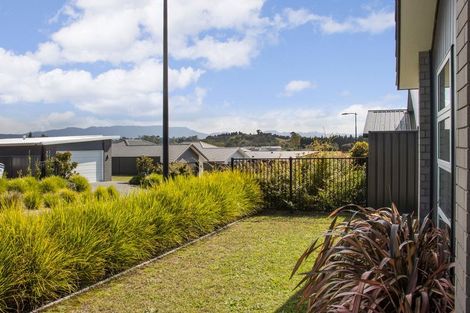 Photo of property in 20 Pioneer Crescent, Omokoroa, 3114