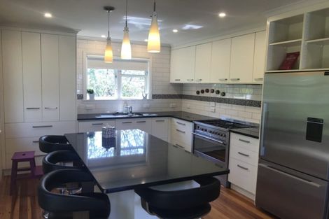 Photo of property in 60 Taylor Terrace, Tawa, Wellington, 5028