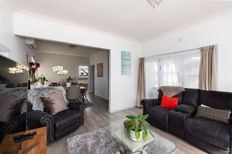 Photo of property in 15 Reeve Street, Levin, 5510