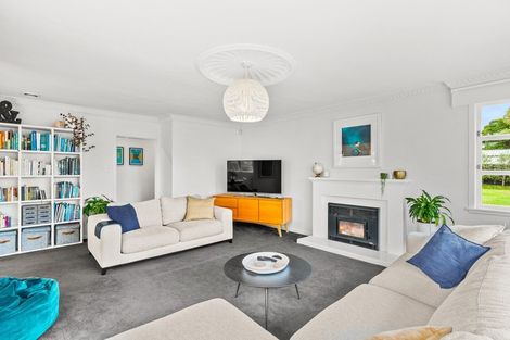 Photo of property in 1 Allington Road, Massey, Auckland, 0614