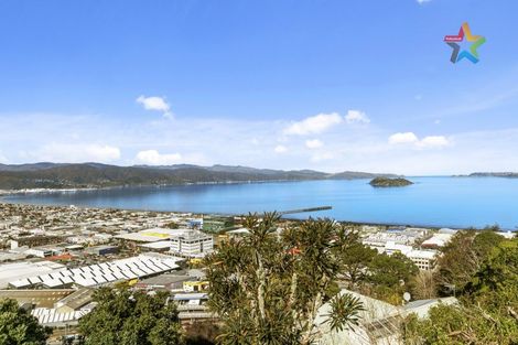 Photo of property in 30 Singers Road, Korokoro, Lower Hutt, 5012