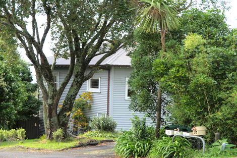 Photo of property in 6 Paparoa Road, Cockle Bay, Auckland, 2014
