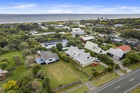 Photo of property in 50 Paetawa Road, Peka Peka, Waikanae, 5391