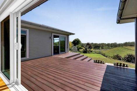 Photo of property in 563 Mangorei Road, Mangorei, New Plymouth, 4371
