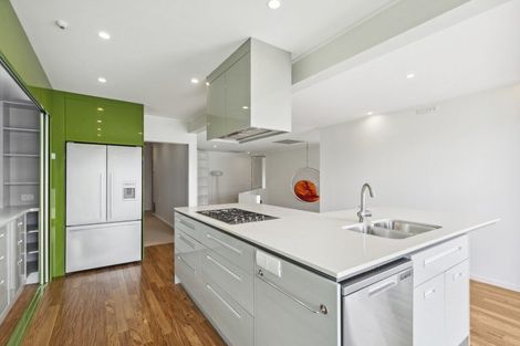 Photo of property in 4 Tai Paku Paku Road, Karaka Bays, Wellington, 6022