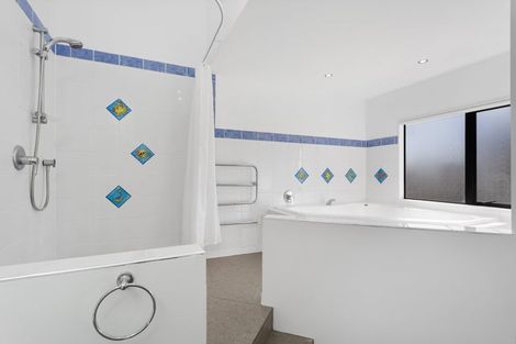 Photo of property in 26 Lamia Place, The Gardens, Auckland, 2105