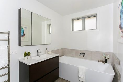 Photo of property in 11 Waikohi Avenue, Glenbrook, Waiuku, 2681